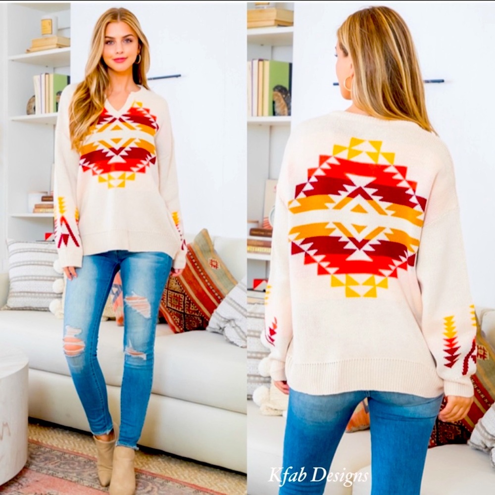 B29B🤍🧡NEW! Soft+stunning cream +southwest vibe v- neck top perfect4 desk2date!